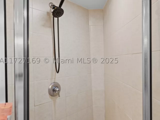 2-bedroom condo for sale in Sunny Isles Beach - 16699 Collins Ave 2709 - MondialRealty