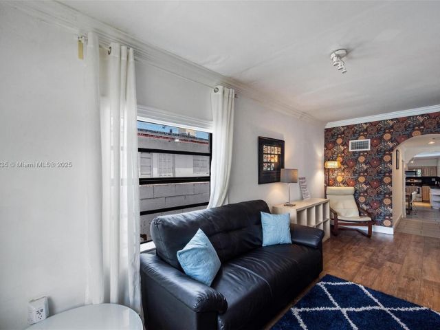 Home for rent at 1428 SW 11th Ter N/A - photo 5777995