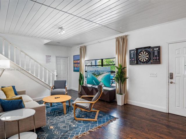 Home for rent at 1428 SW 11th Ter N/A - photo 5778002