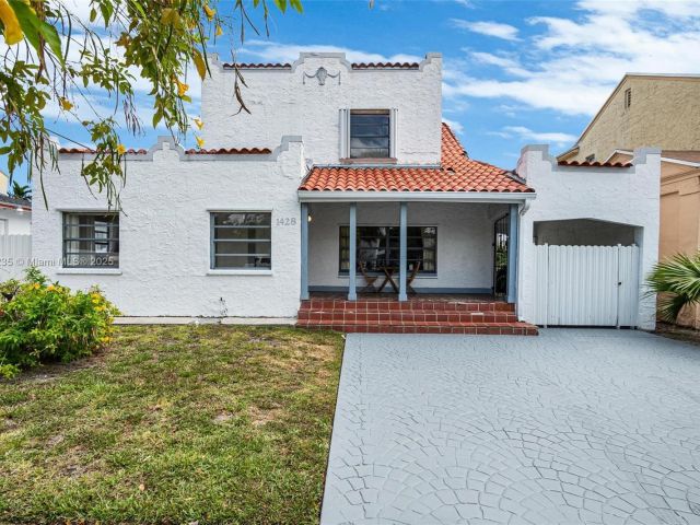 Home for rent at 1428 SW 11th Ter N/A - photo 5778003