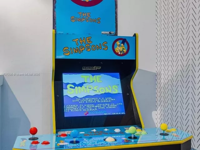 6-bedroom home for rent in Miami - 1428 SW 11th Ter N/A - MondialRealty