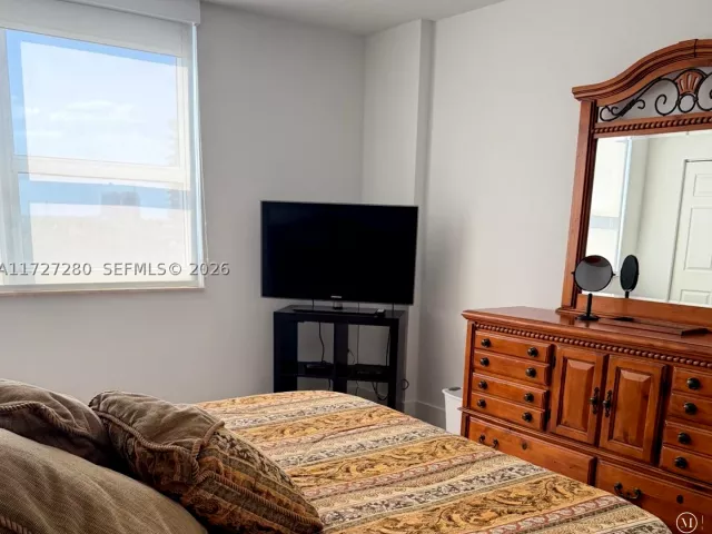 2-bedroom condo for rent in Hallandale Beach - 2080 S Ocean Dr 502 - MondialRealty