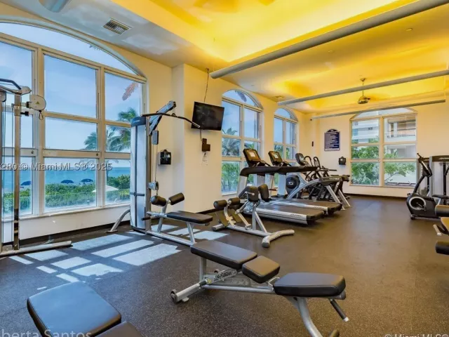 2-bedroom condo for rent in Hallandale Beach - 2080 S Ocean Dr 502 - MondialRealty