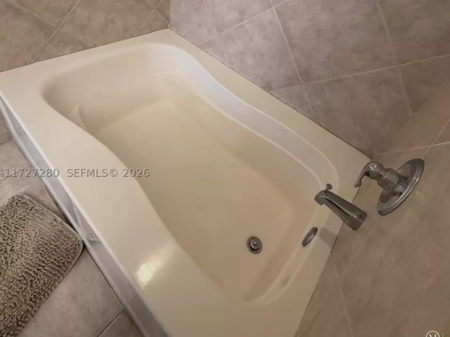 2-bedroom condo for rent in Hallandale Beach - 2080 S Ocean Dr 502 - MondialRealty