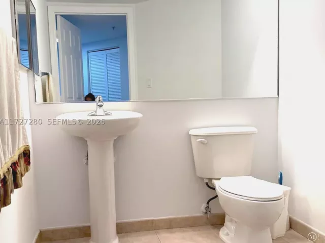 2-bedroom condo for rent in Hallandale Beach - 2080 S Ocean Dr 502 - MondialRealty
