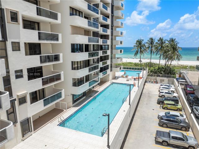 Apartment for sale  Unit #403 - photo 5689181