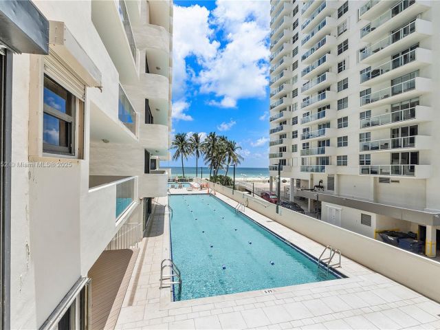 Apartment for sale  Unit #403 - photo 5689182