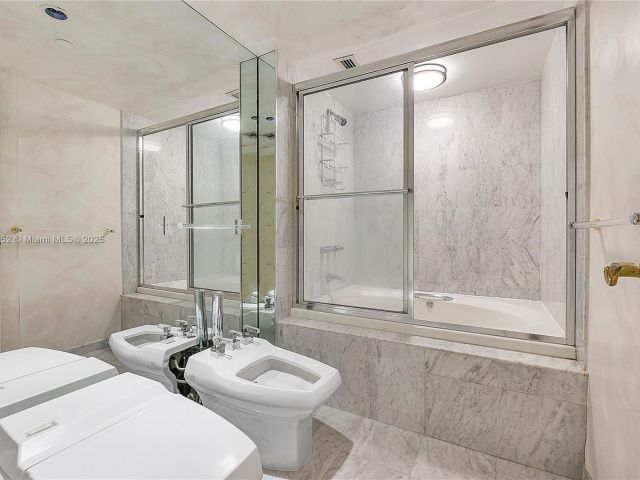 Apartment for sale  Unit #403 - photo 5689188