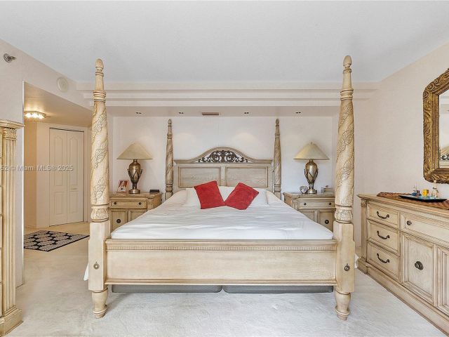 Apartment for sale  Unit #403 - photo 5689191