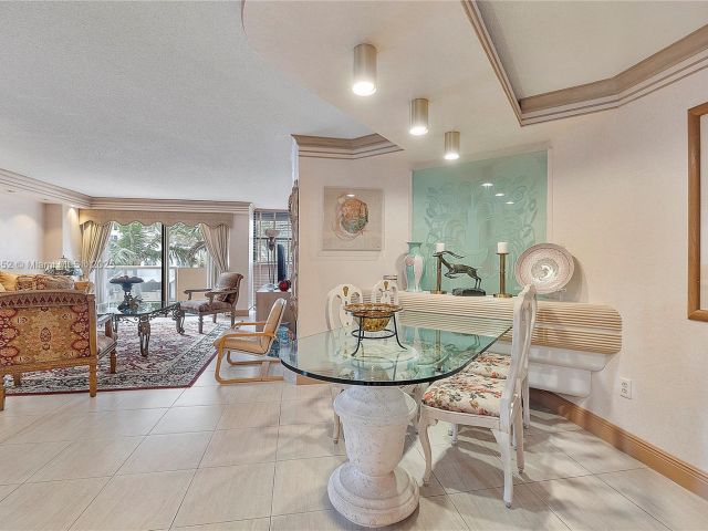 Apartment for sale  Unit #403 - photo 5689197