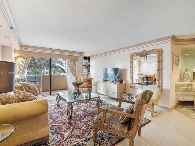 Apartment for sale  Unit #403 - photo 5689199