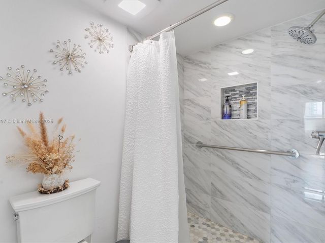 Apartment for sale  Unit #603 - photo 5717357