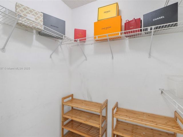 Apartment for sale  Unit #603 - photo 5717363