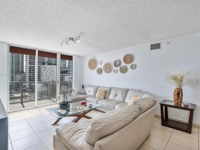 Apartment for sale  Unit #603 - photo 5717374