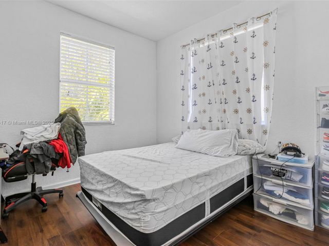 Home for sale at 3736 NE 9 CT - photo 5695235