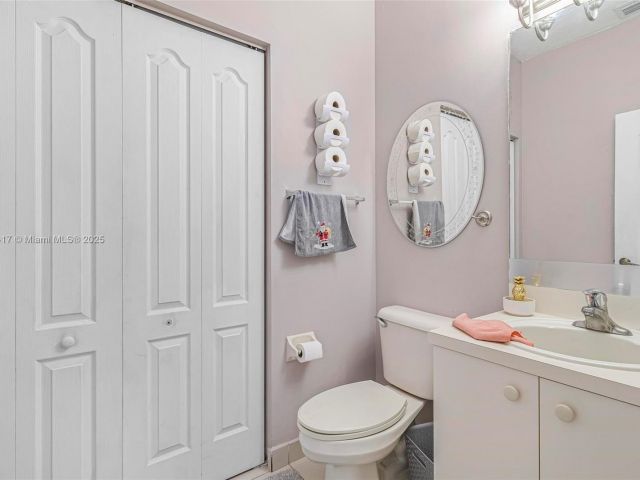 Home for sale at 3736 NE 9 CT - photo 5695238