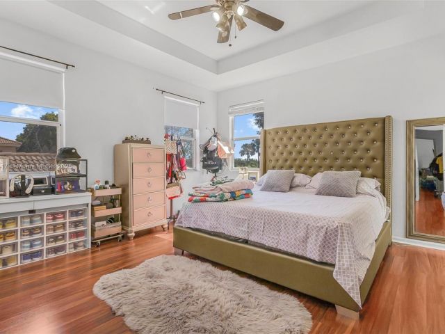 Home for sale at 3736 NE 9 CT - photo 5695240