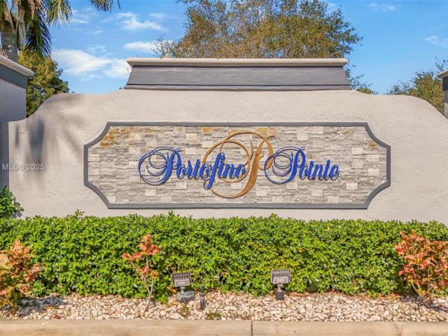 Home for sale at 3736 NE 9 CT - photo 5695248