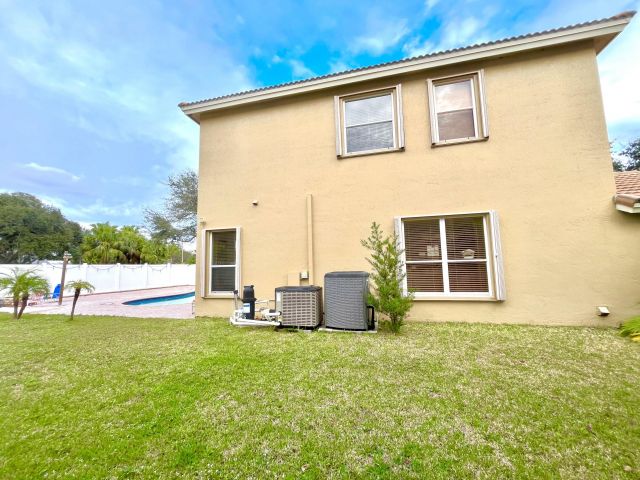 Home for sale at 5012 Victoria Circle - photo 5751236