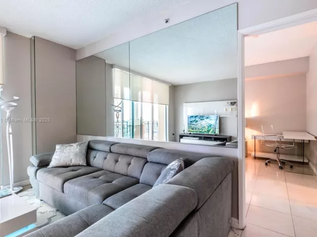 Apartment for rent  Unit #603 - photo 5671999