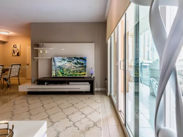 Apartment for rent  Unit #603 - photo 5672001