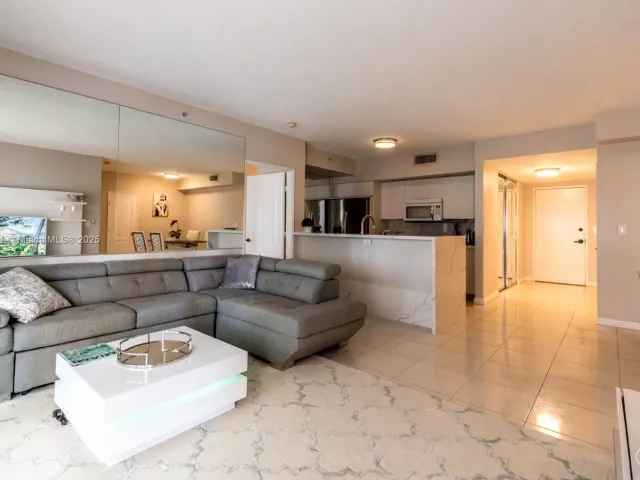 Apartment for rent  Unit #603 - photo 5672002