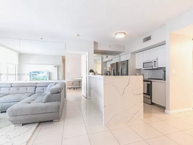 Apartment for rent  Unit #603 - photo 5672003