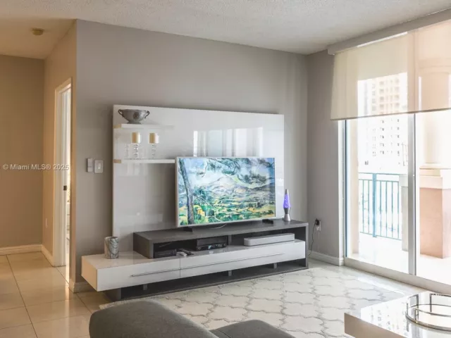 Apartment for rent  Unit #603 - photo 5672004