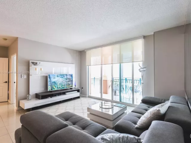 Apartment for rent  Unit #603 - photo 5672005