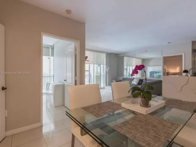 Apartment for rent  Unit #603 - photo 5671991