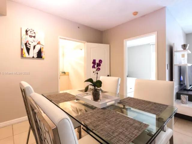 Apartment for rent  Unit #603 - photo 5671992