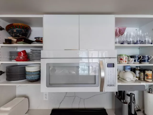 Apartment for rent  Unit #603 - photo 5671993