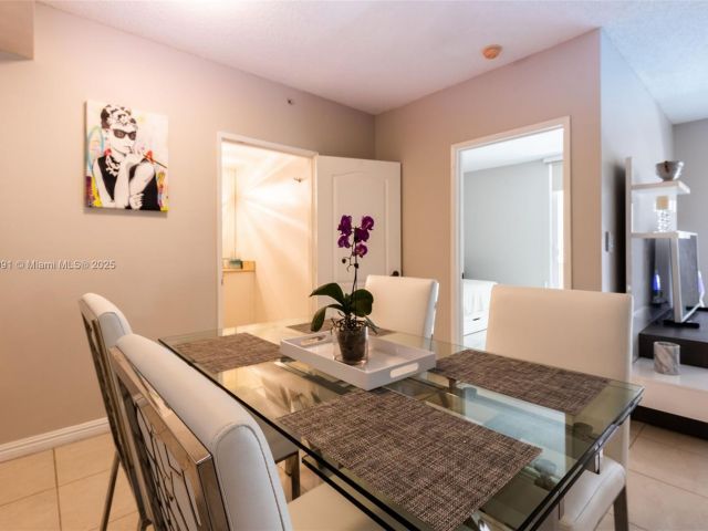 Apartment for rent  Unit #603 - photo 5671992