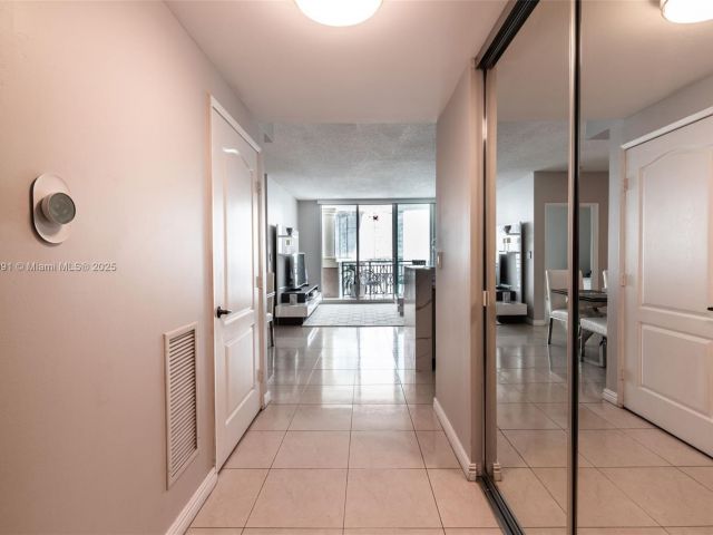 Apartment for rent  Unit #603 - photo 5671997