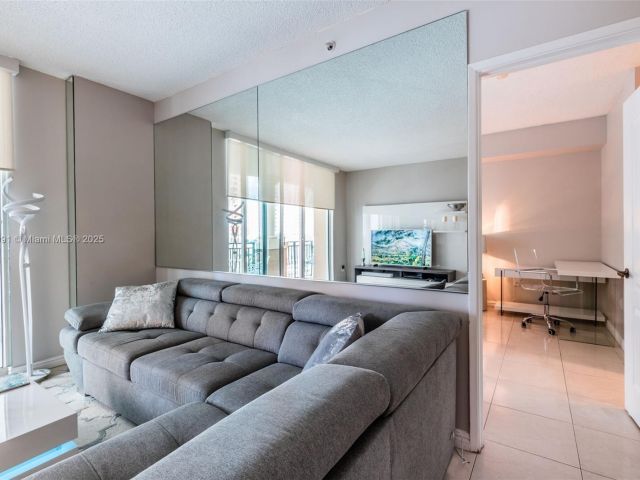 Apartment for rent  Unit #603 - photo 5671999