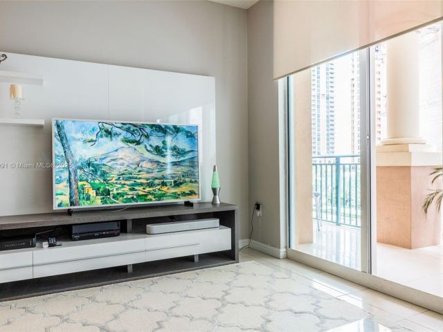 Apartment for rent  Unit #603 - photo 5672000