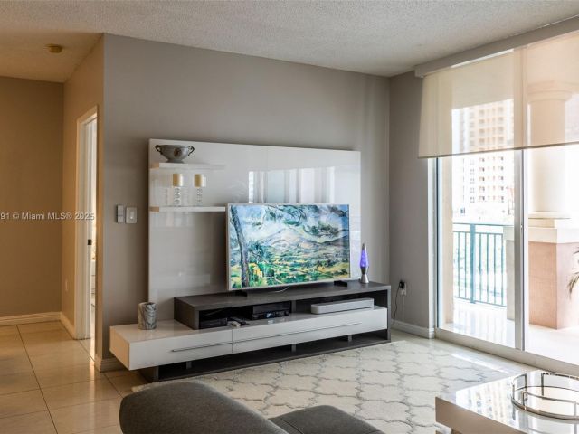 Apartment for rent  Unit #603 - photo 5672004