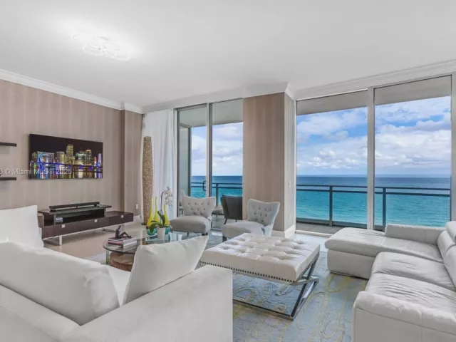 2-bedroom condo for rent in Bal Harbour - 10295 Collins Ave 701 - MondialRealty