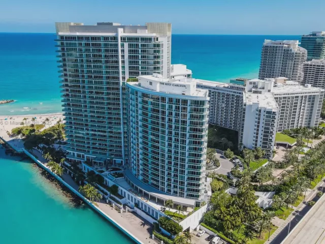 2-bedroom condo for rent in Bal Harbour - 10295 Collins Ave 701 - MondialRealty