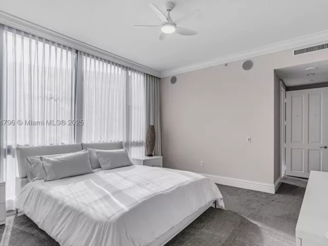2-bedroom condo for rent in Bal Harbour - 10295 Collins Ave 701 - MondialRealty