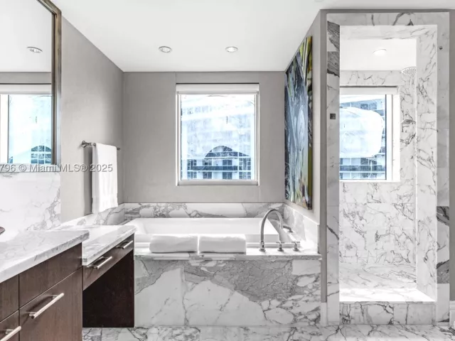 2-bedroom condo for rent in Bal Harbour - 10295 Collins Ave 701 - MondialRealty