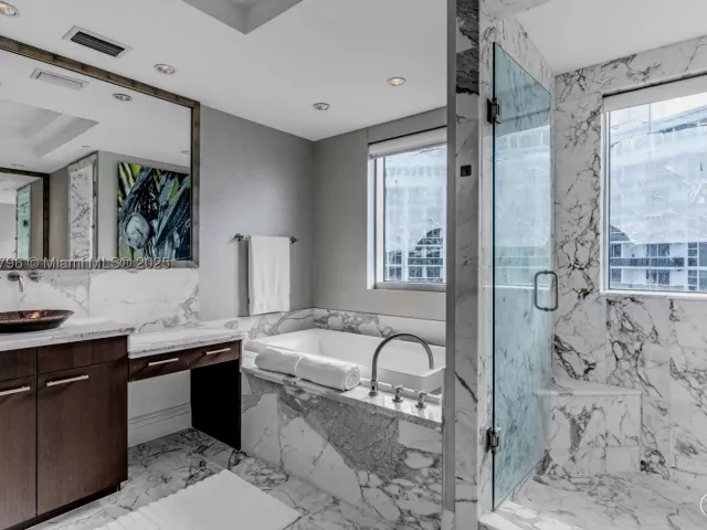 2-bedroom condo for rent in Bal Harbour - 10295 Collins Ave 701 - MondialRealty