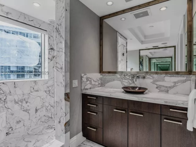 2-bedroom condo for rent in Bal Harbour - 10295 Collins Ave 701 - MondialRealty