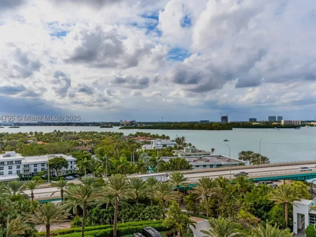 2-bedroom condo for rent in Bal Harbour - 10295 Collins Ave 701 - MondialRealty