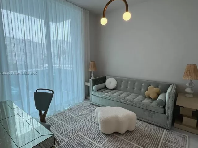 Apartment for rent  Unit #601 - photo 5602136