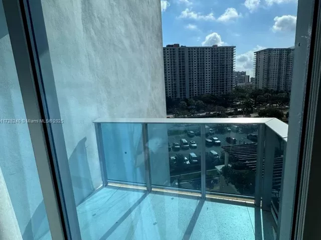 Apartment for rent  Unit #601 - photo 5602138