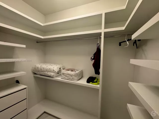 Apartment for rent  Unit #601 - photo 5602141