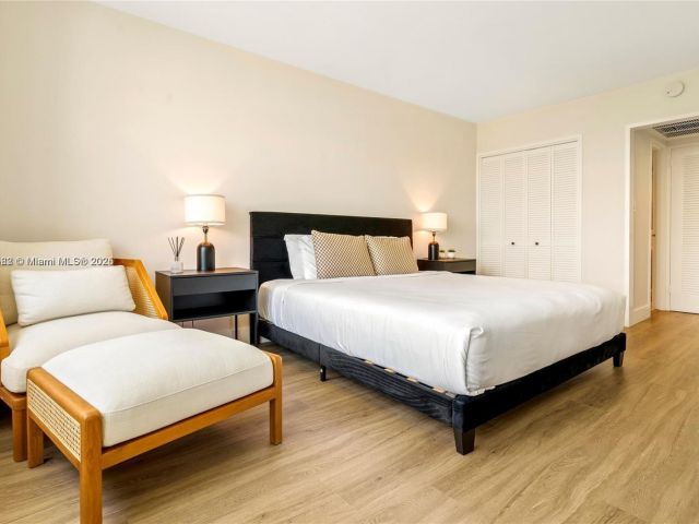 Apartment for rent  Unit #1006 - photo 6066890