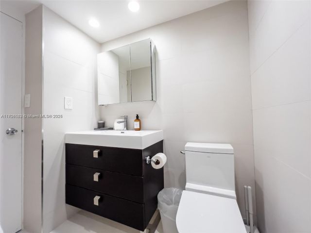 Apartment for rent  Unit #1006 - photo 6066891