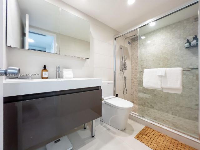 Apartment for rent  Unit #1006 - photo 6066892